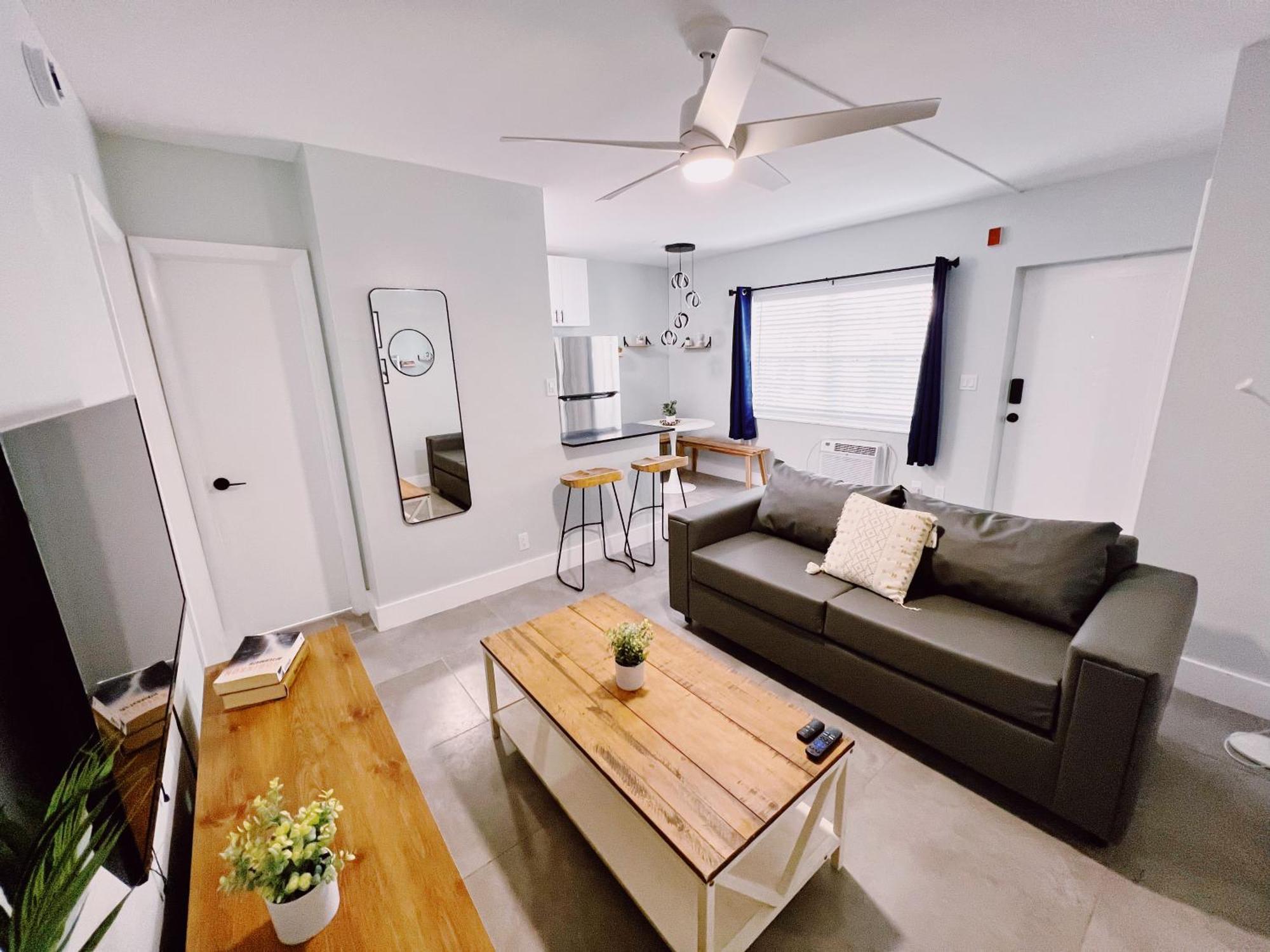 Holiday Park Apartments By Lowkl Fort Lauderdale Exterior photo